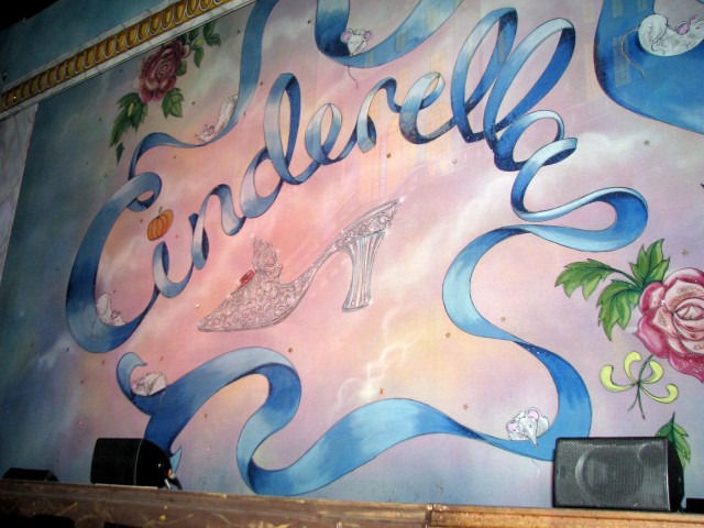Cinderella pantomime, hexagon theatre
